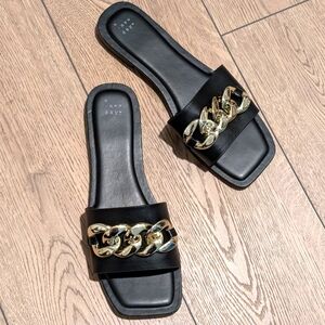 a new day Sandals Womens 11 WIDE Width Black Slide Gold Chain Accent Classic NIB